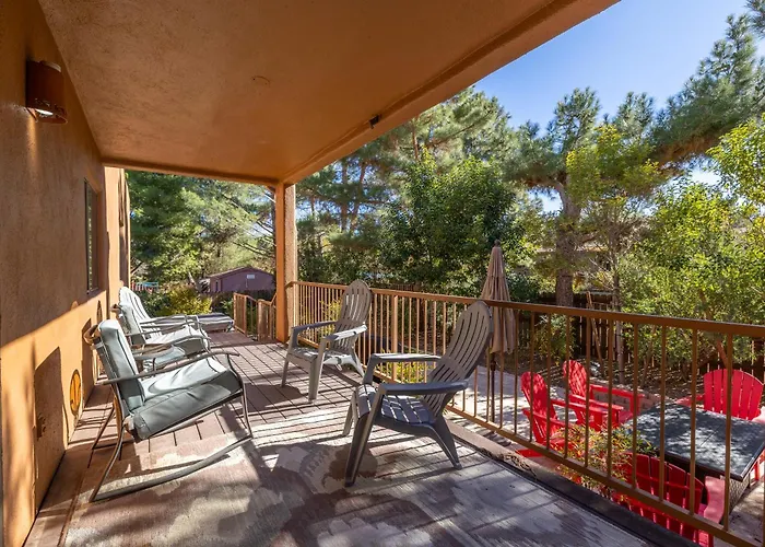 Thunder Mountain Retreat Hot Tub • Fire Pit • Red Rock Views Holiday home