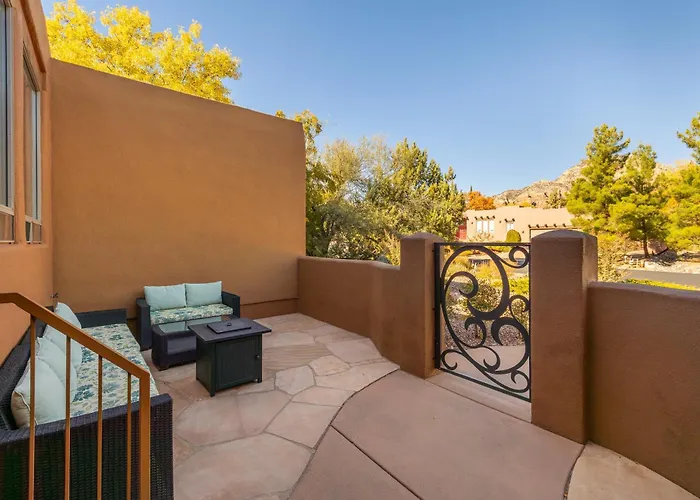 Thunder Mountain Retreat Hot Tub • Fire Pit • Red Rock Views Holiday home