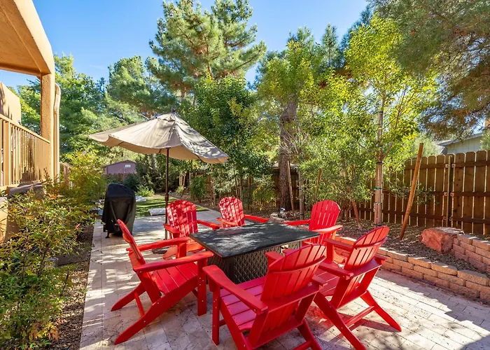 Thunder Mountain Retreat Hot Tub • Fire Pit • Red Rock Views Holiday home *
